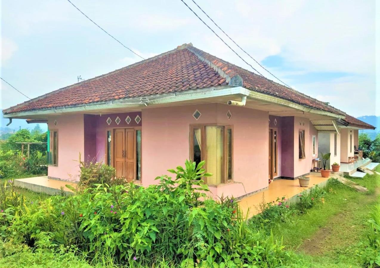 Villa Lembang Bunda Cikareumbi Экстерьер фото
